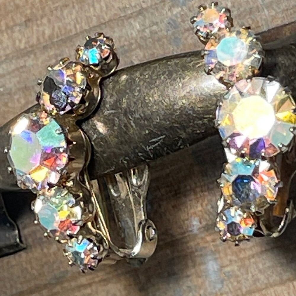 Vintage Earrings - Picture 2 of 6